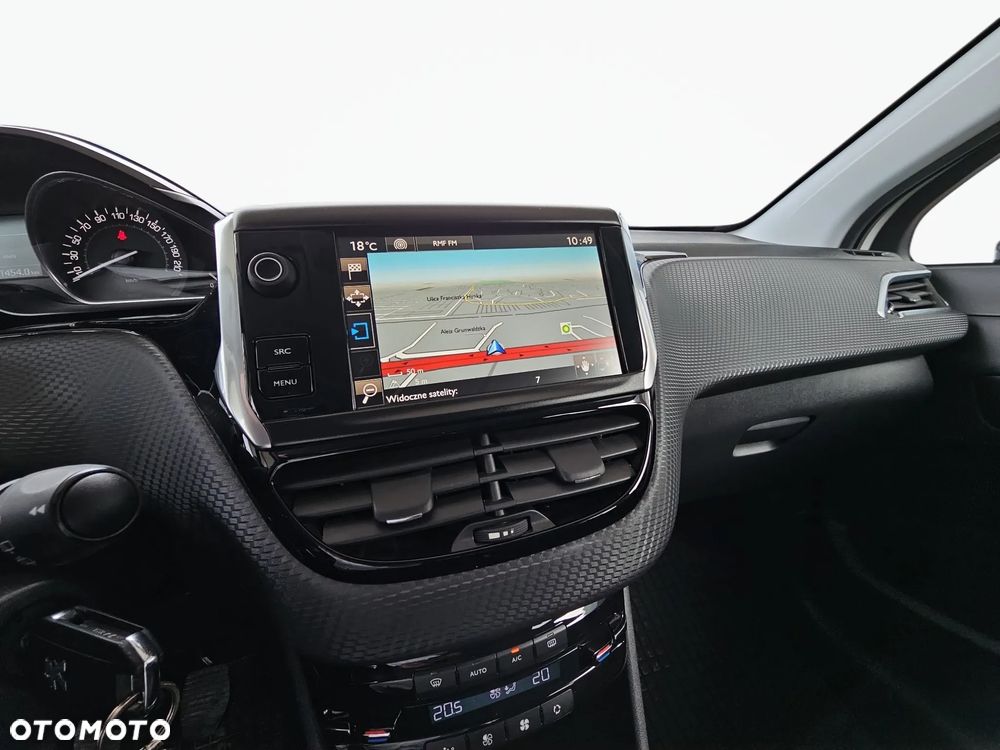 Peugeot 2008 1.2 Pure Tech Allure S&S - 24