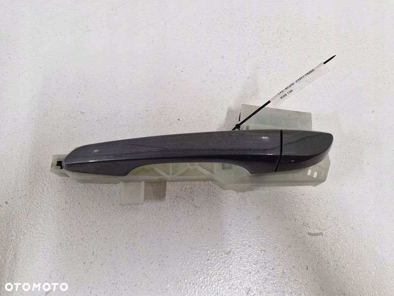 HYUNDAI KONA I 1 KLAMKA DRZWI LEWY TYŁ ŚLIZG 23311-75200 R3G - 1