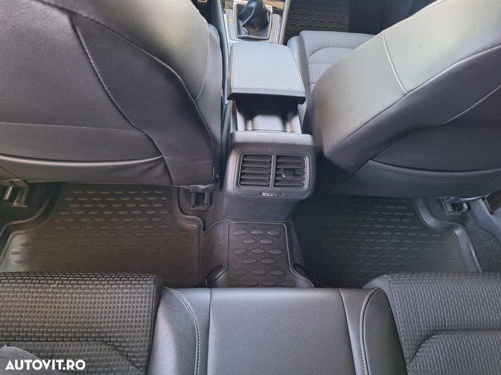 Volkswagen Golf 1.6 TDI DPF BMT Highline - 19