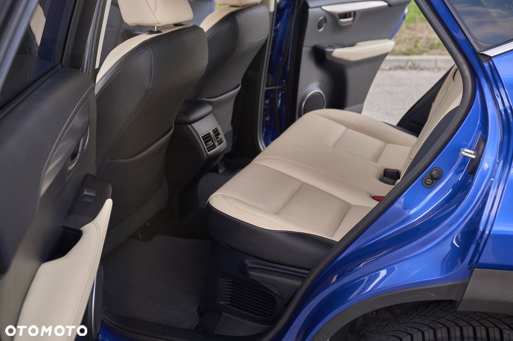 Lexus NX 200t Prestige AWD - 24