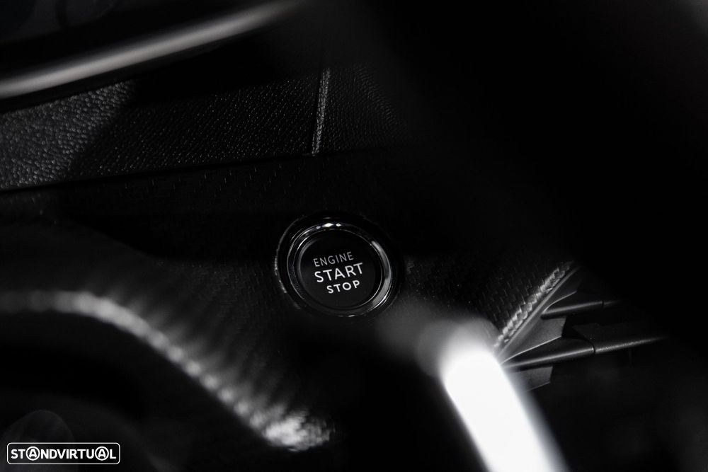 Peugeot 2008 1.2 PureTech GT EAT8 - 22