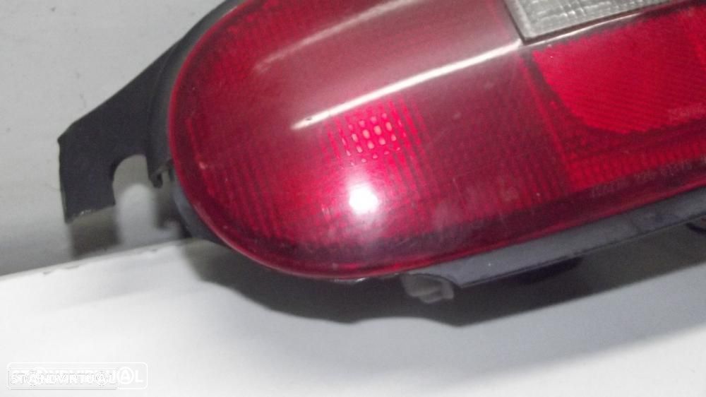 Mazda Mx3 farolim de trás - 2