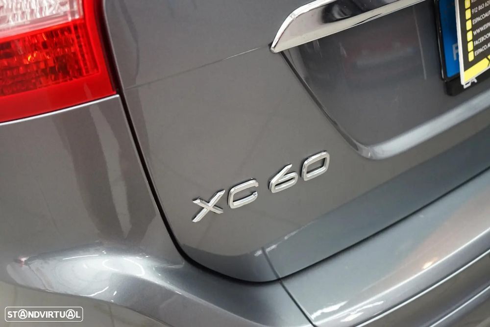 Volvo XC 60 2.0 D3 Momentum Geartronic - 14