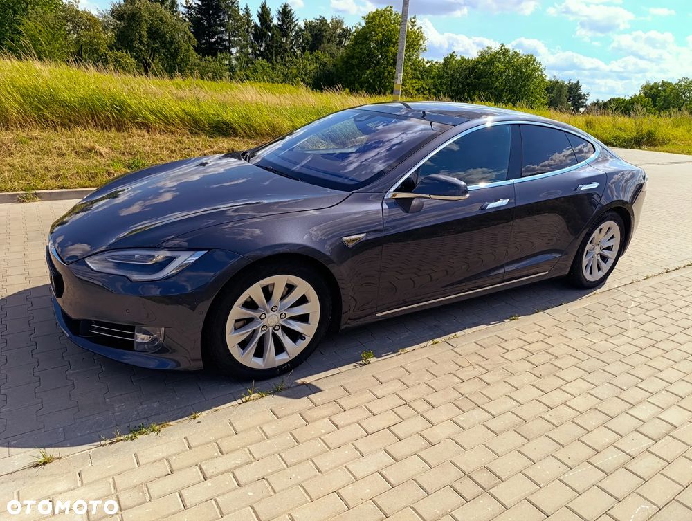 Tesla Model S - 13