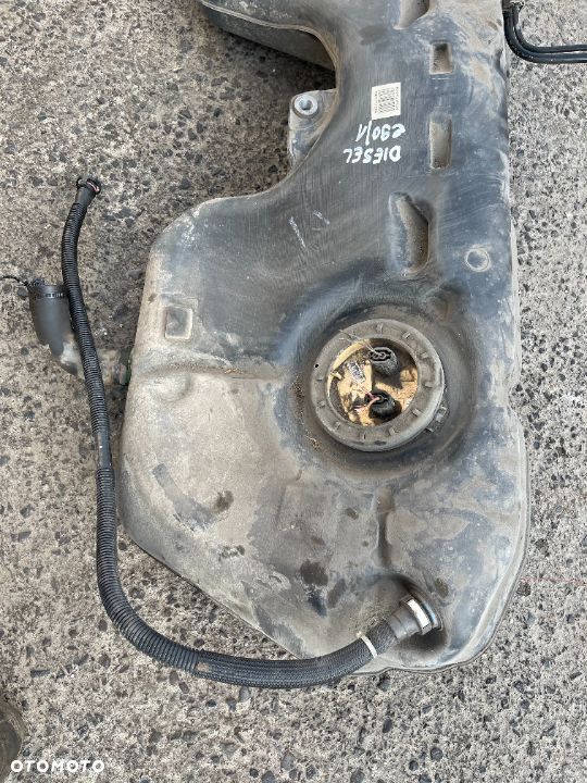 Zbiornik DIESEL paliwa bak kompletny bez opiłków pompki Bmw e90 e91 e92 e93 diesel - 2