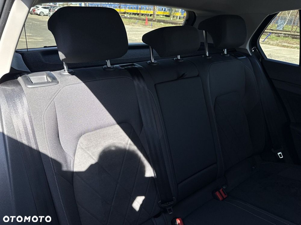 Volkswagen Golf 2.0 TSI Style DSG - 32