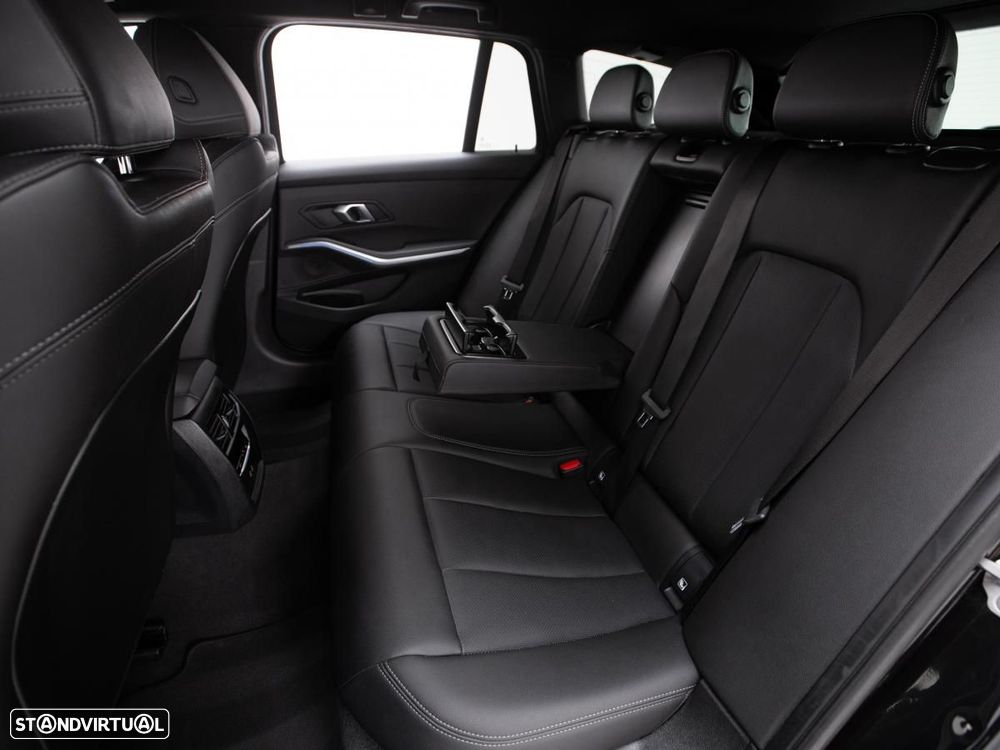 BMW 330 e Pack Desportivo M Auto - 11