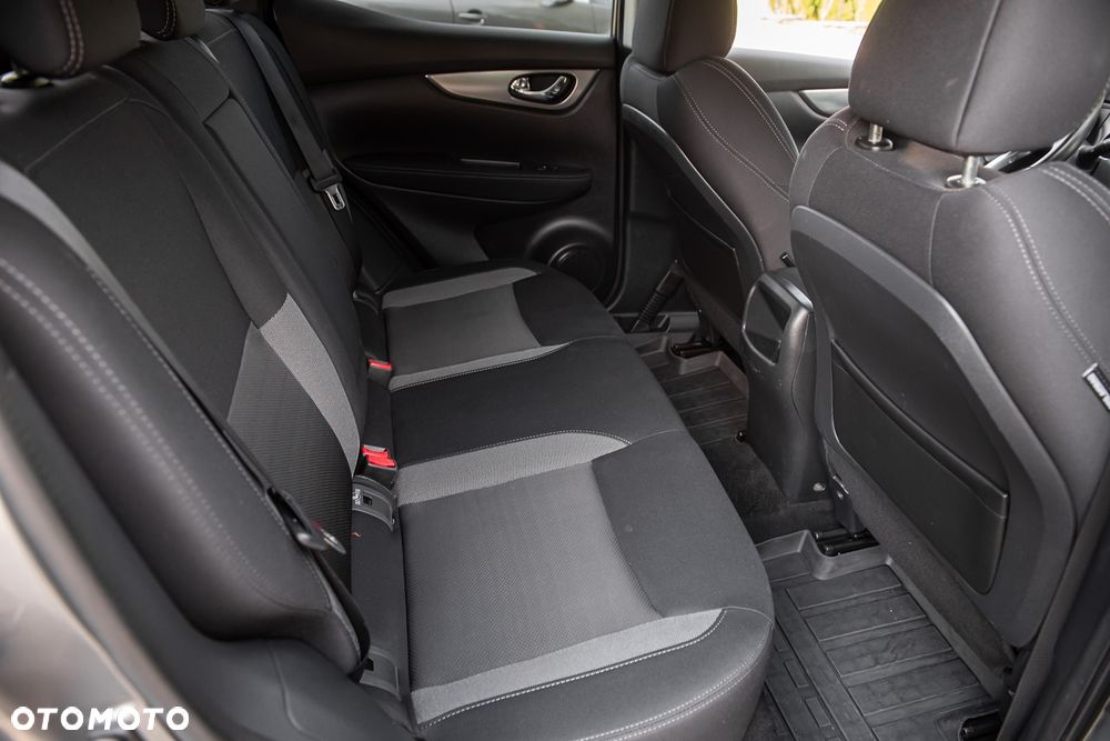 Nissan Qashqai 1.2 DIG-T N-Vision - 28