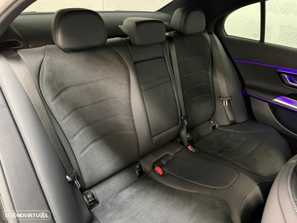 Mercedes-Benz E 300 e AMG Line - 55