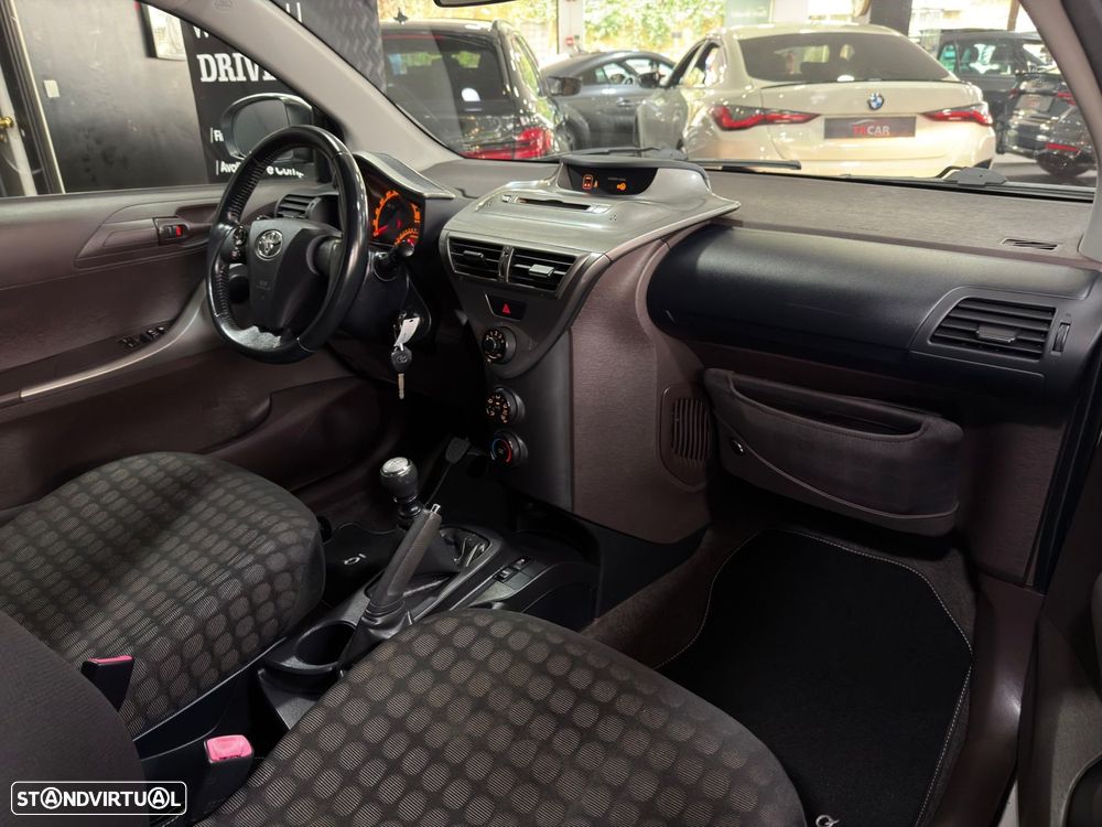 Toyota iQ 1.0 VVT-i 2 EP - 21