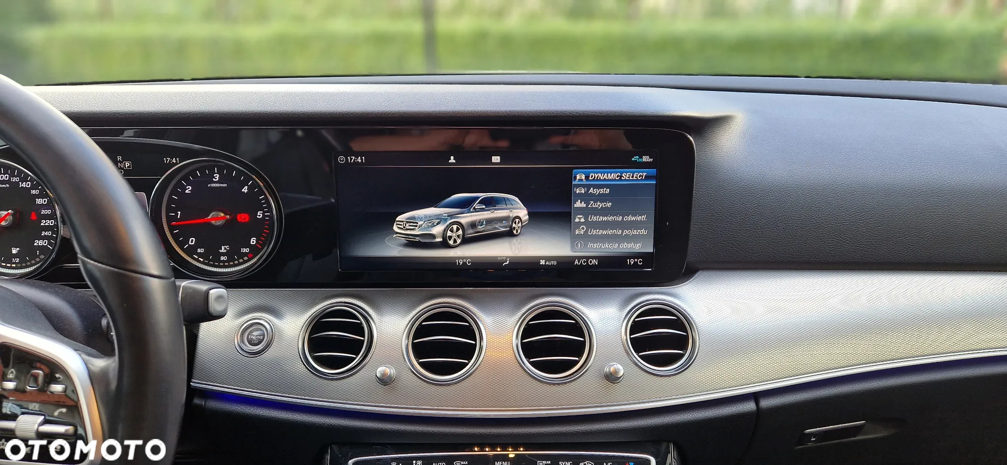 Mercedes-Benz Klasa E 220 d T 9G-TRONIC - 12