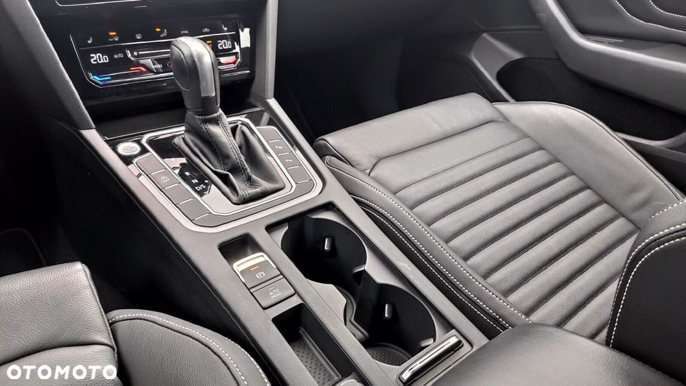 Volkswagen Passat - 26