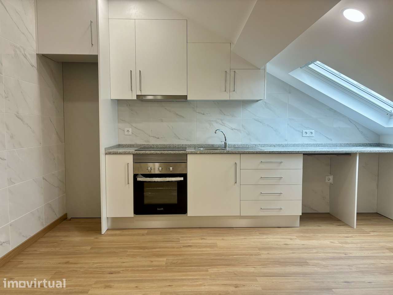 Moradia centro da Figueira da Foz com 2 apartamentos - Grande imagem: 4/13