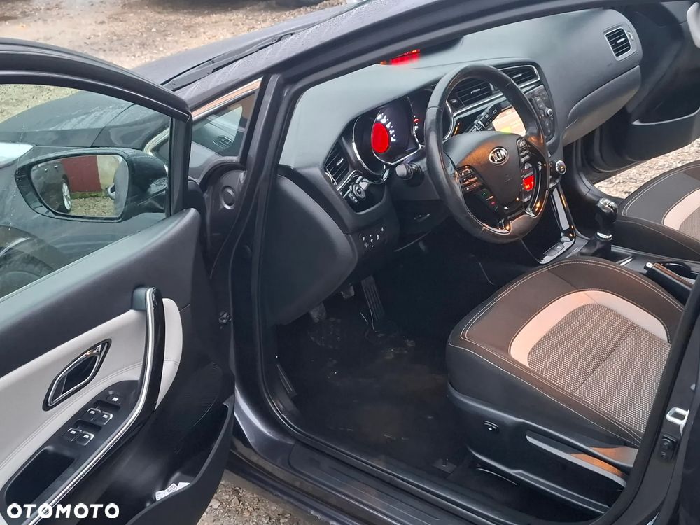 Kia Ceed - 10