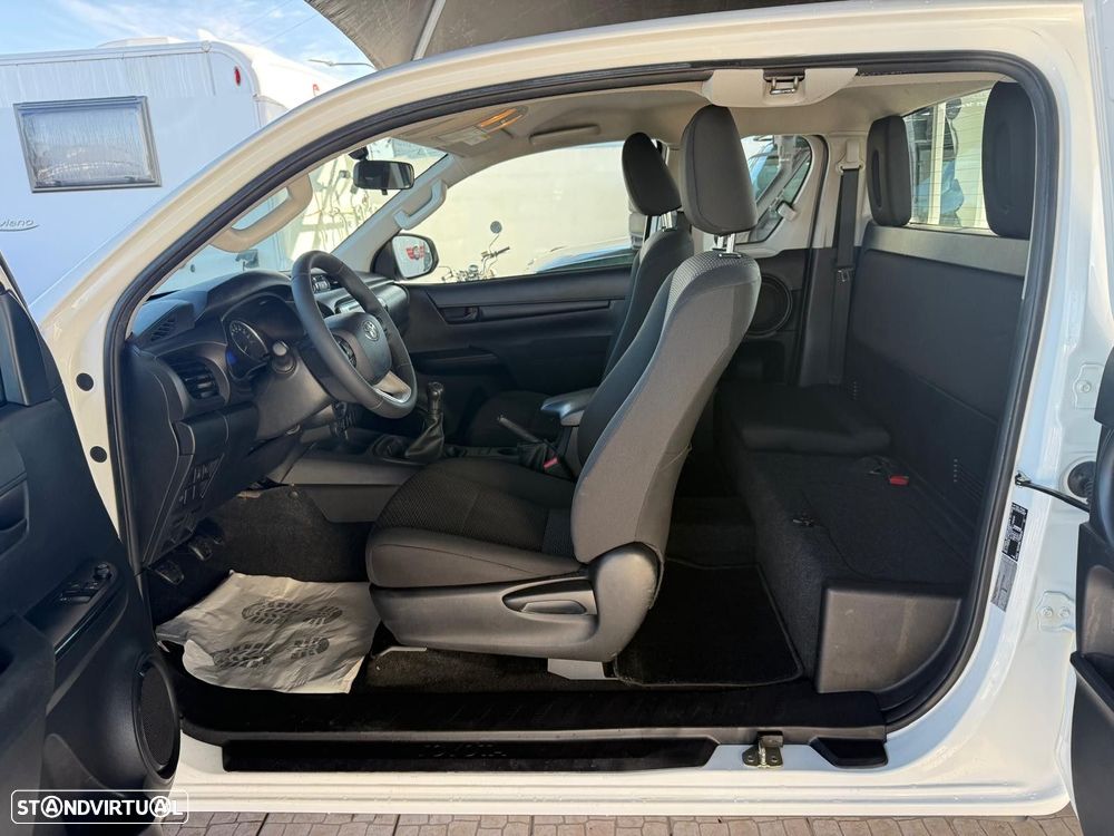 Toyota Hilux - 13