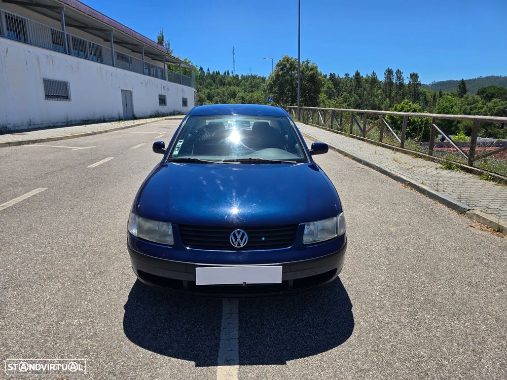 VW Passat 1.9 TDi Confortline - 2