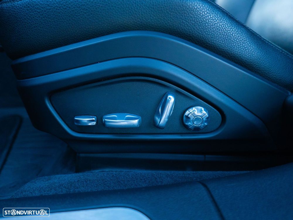 Porsche Panamera 4 Executive - 17