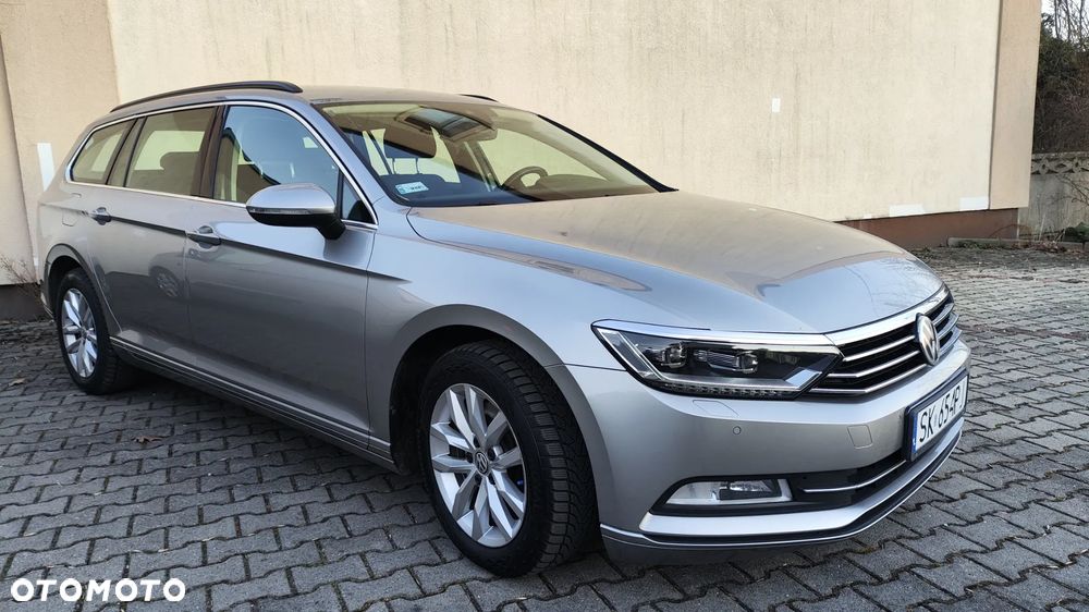 Volkswagen Passat - 1