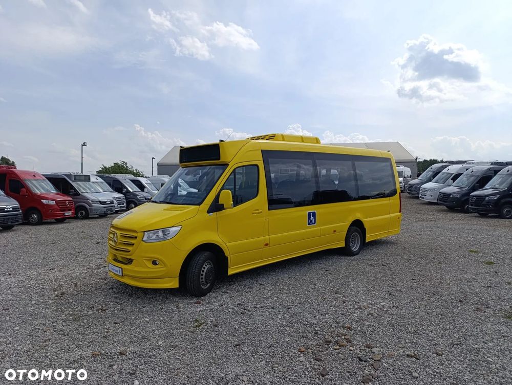 Mercedes-Benz Sprinter 519 - 12