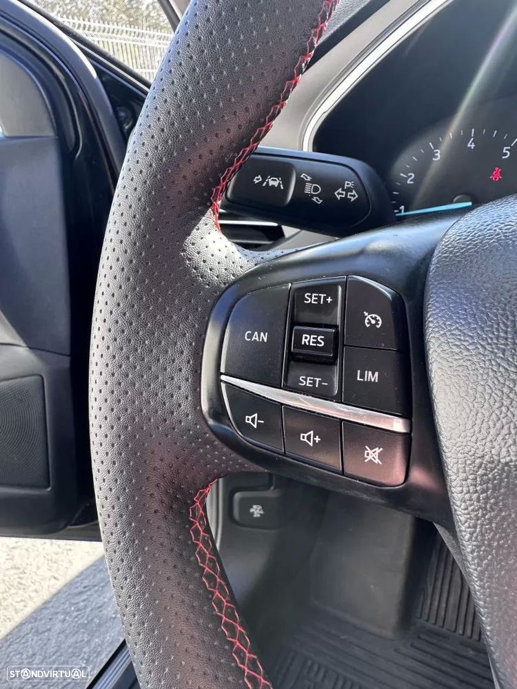 Ford Focus 1.0 EcoBoost S&S TITANIUM - 21