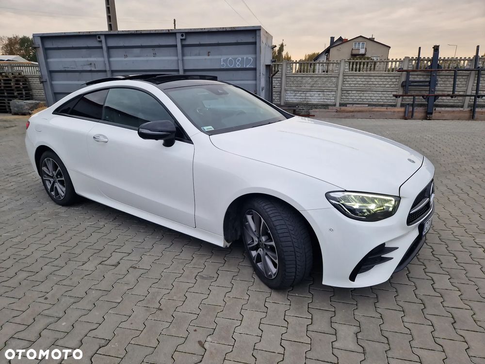 Mercedes-Benz Klasa E 220 d Coupe 4-Matic 9G-TRONIC - 3