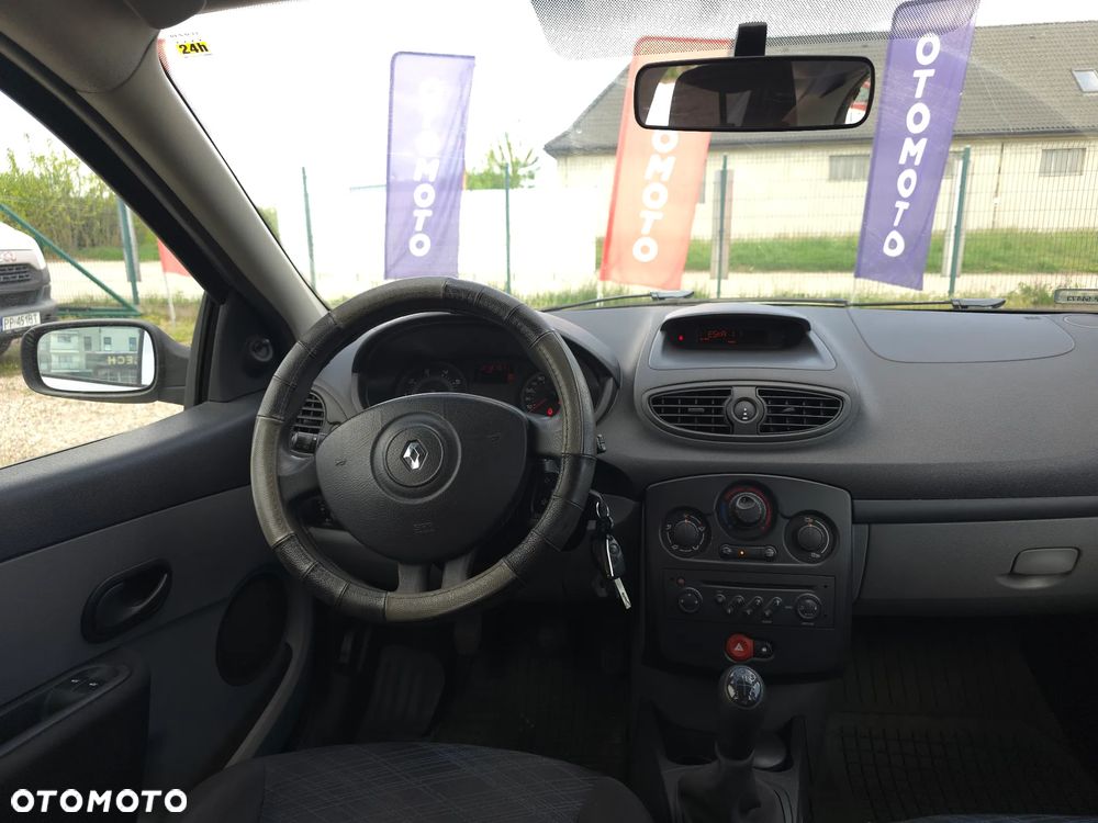 Renault Clio 1.4 16V Expression - 32