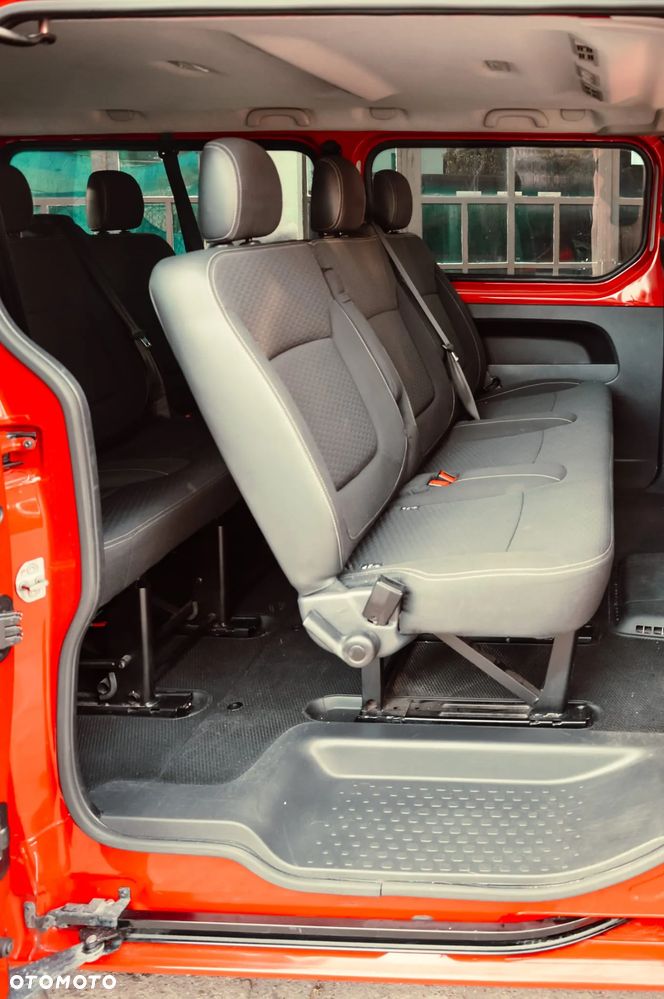 Opel Vivaro L2H1 2,9t Elegance Business - 19