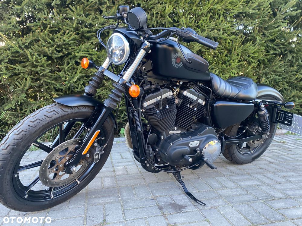 Harley-Davidson Sportster Iron 883 - 3