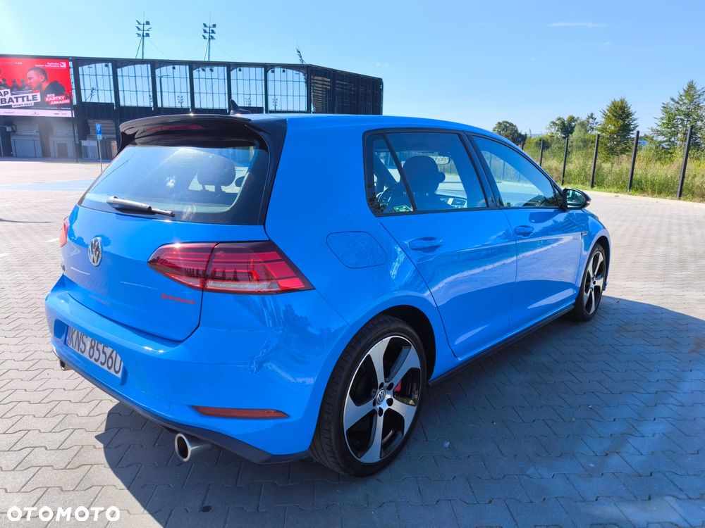 Volkswagen Golf GTI (BlueMotion Technology) DSG Performance - 3