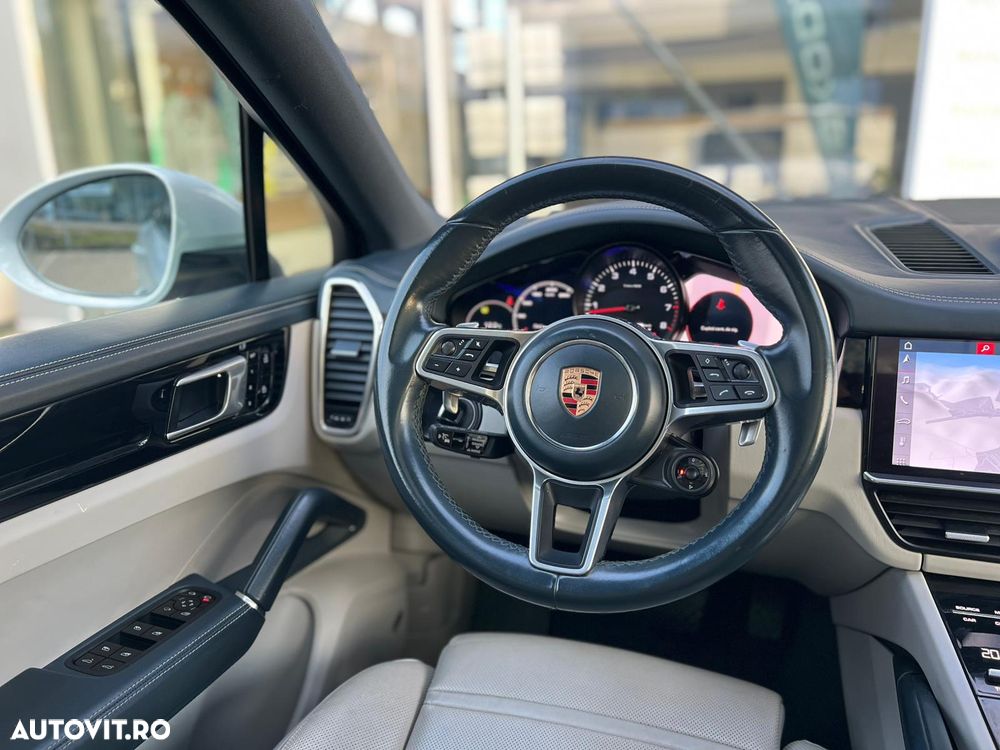Porsche Cayenne - 9