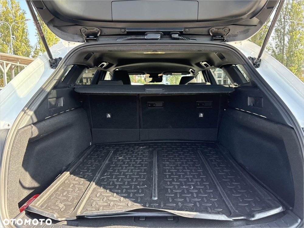 Toyota Corolla 1.8 Hybrid Style - 16