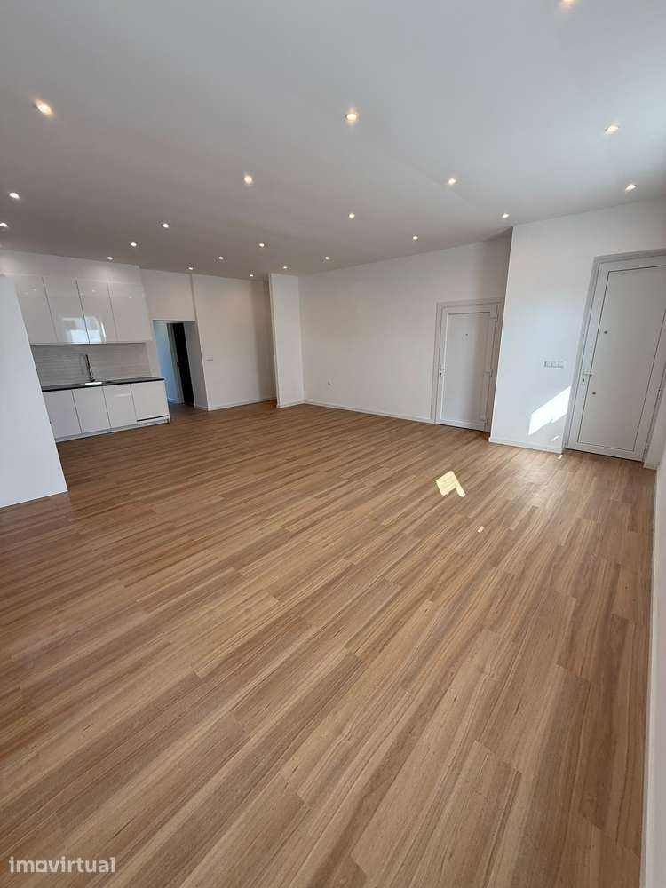 Moradia T2 moderna/Garagem/ 3 min da praia da Barra e parque Ordino. - Grande imagem: 2/12