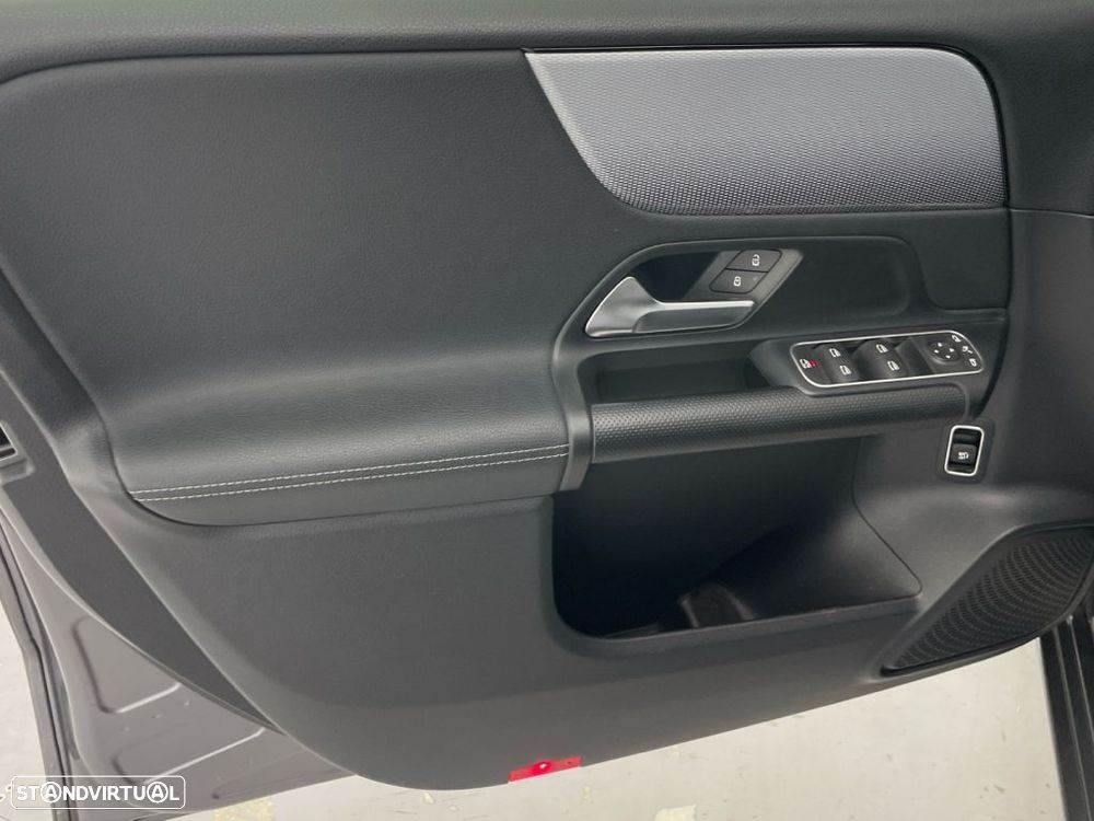 Mercedes-Benz B 180 d - 17