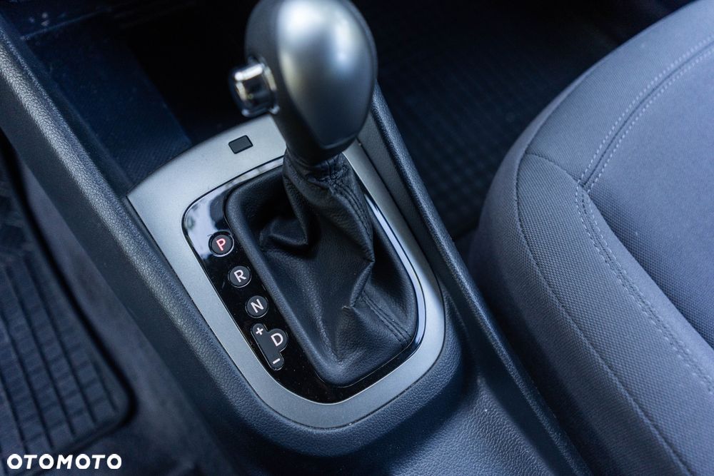 Kia Rio 1.4 L - 25