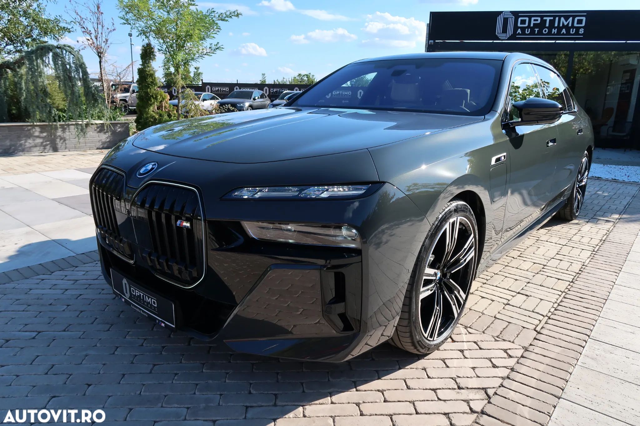 BMW M7 M760e xDrive AT PHEV - 1