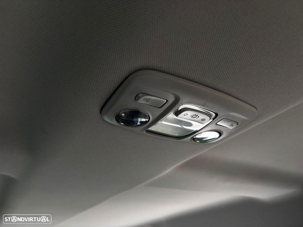 Peugeot e-Traveller 75 kWh Long — fotografia 8