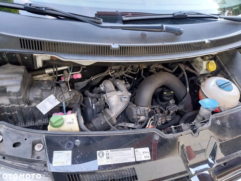 Volkswagen Multivan - 32
