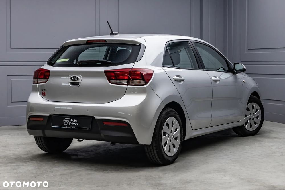 Kia Rio 1.2 L - 3