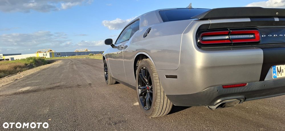 Dodge Challenger 5.7 R/T - 2
