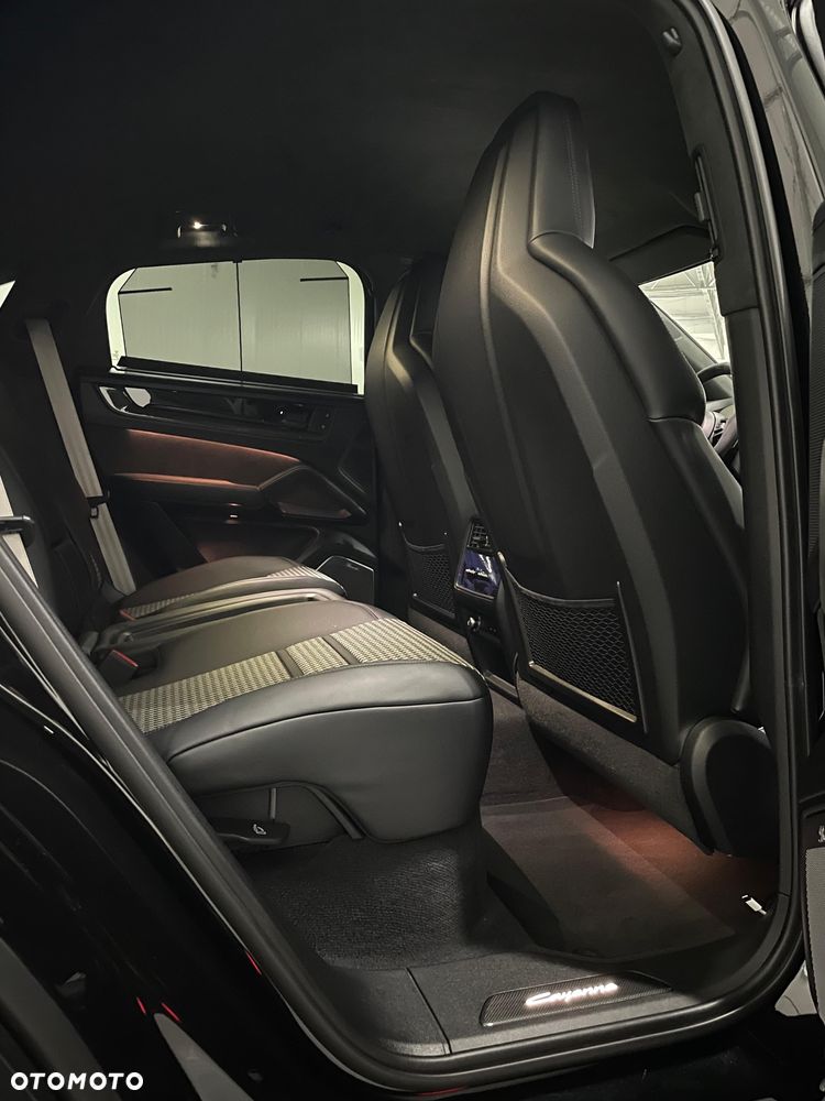 Porsche Cayenne - 25