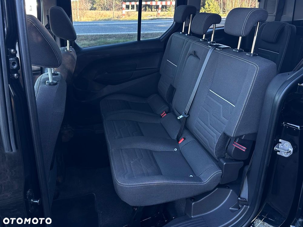 Ford Tourneo Connect Grand - 24