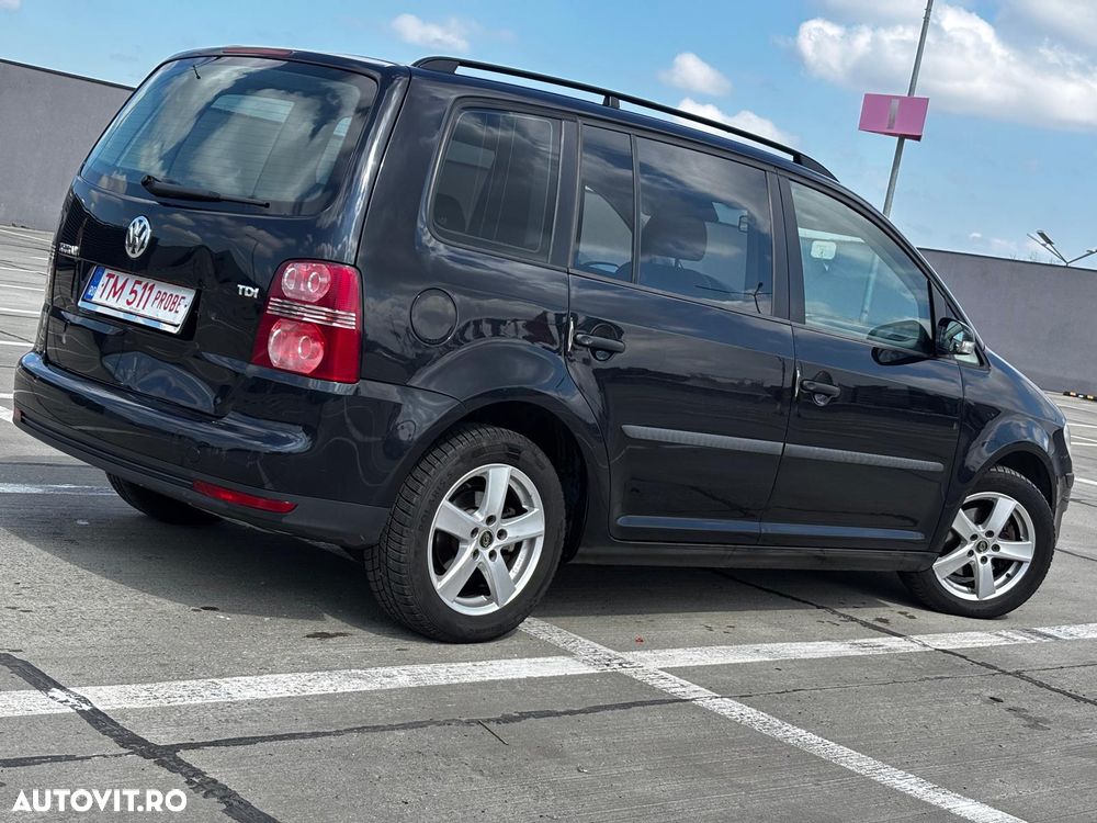 Volkswagen Touran - 4