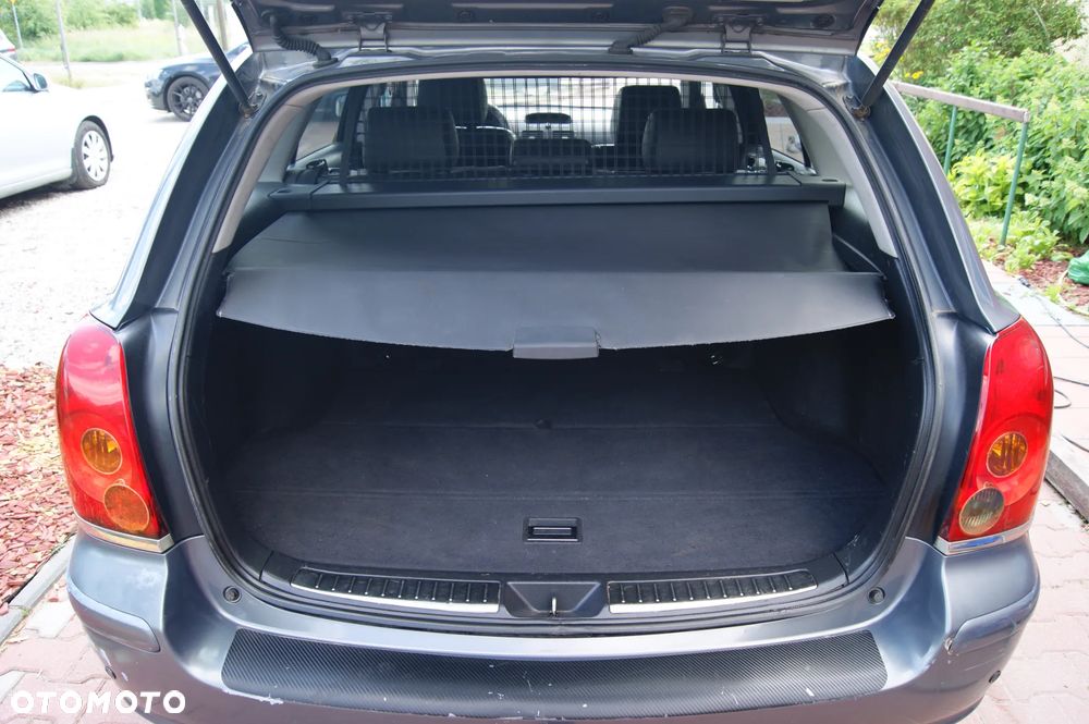 Toyota Avensis 2.0 VVT-i Sol - 34