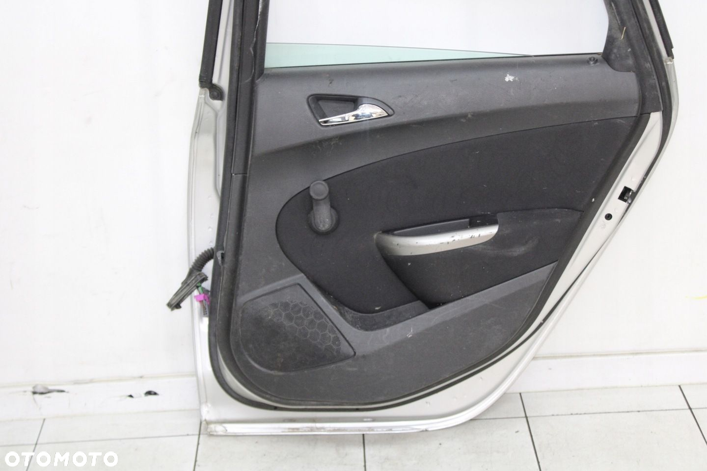 DRZWI PRAWE TYLNE PRAWY TYŁ OPEL ASTRA J KOMBI 2009R- Z176 - KOD LAKIERU - 8
