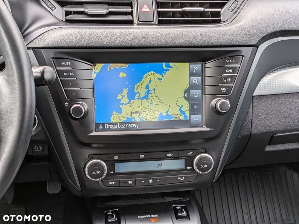 Toyota Avensis 2.0 D-4D Premium - 22