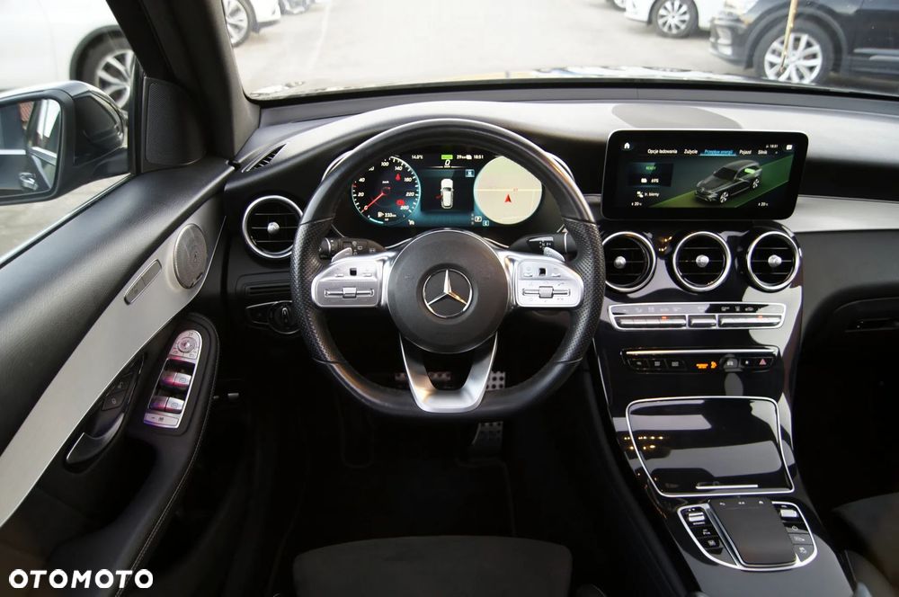 Mercedes-Benz GLC 300 e 4Matic 9G-TRONIC AMG Line - 15
