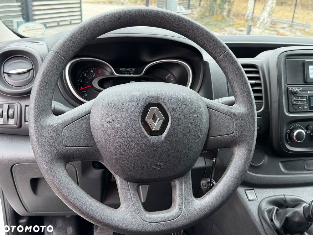 Renault Trafic - 25