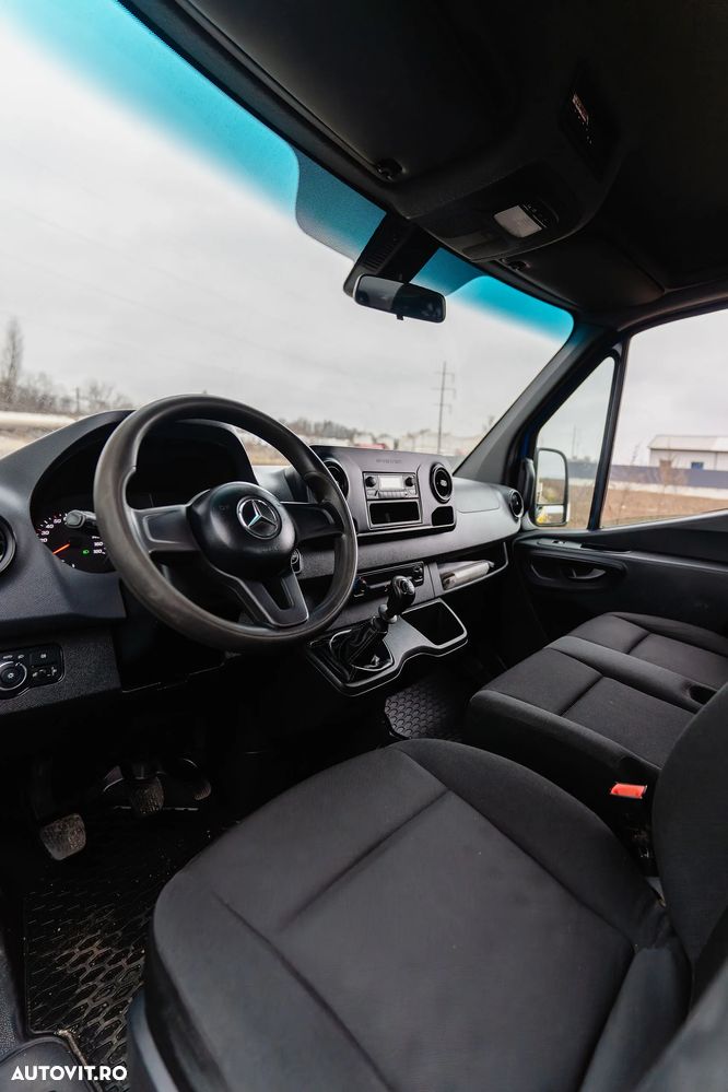 Mercedes-Benz Sprinter - 11