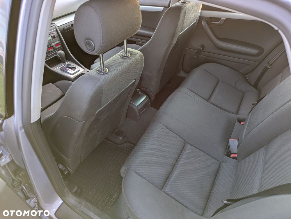 Audi A4 Limousine - 7
