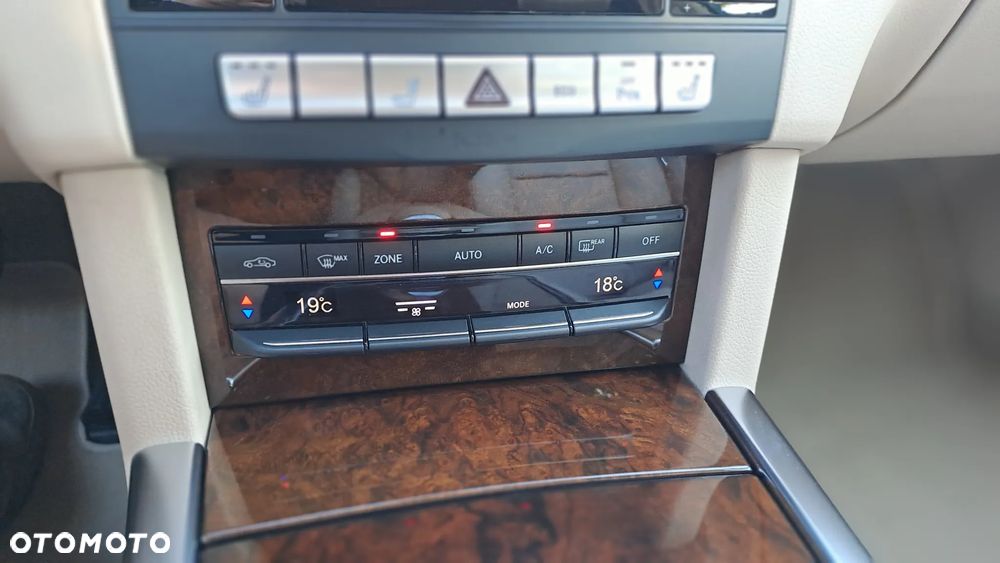 Mercedes-Benz Klasa E 250 Elegance - 32